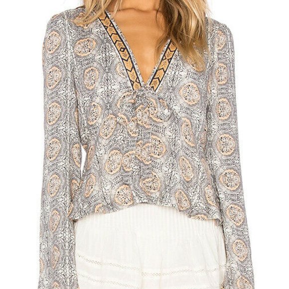 Free People Tops - Free People Time if your life V Neck Blouse SzM